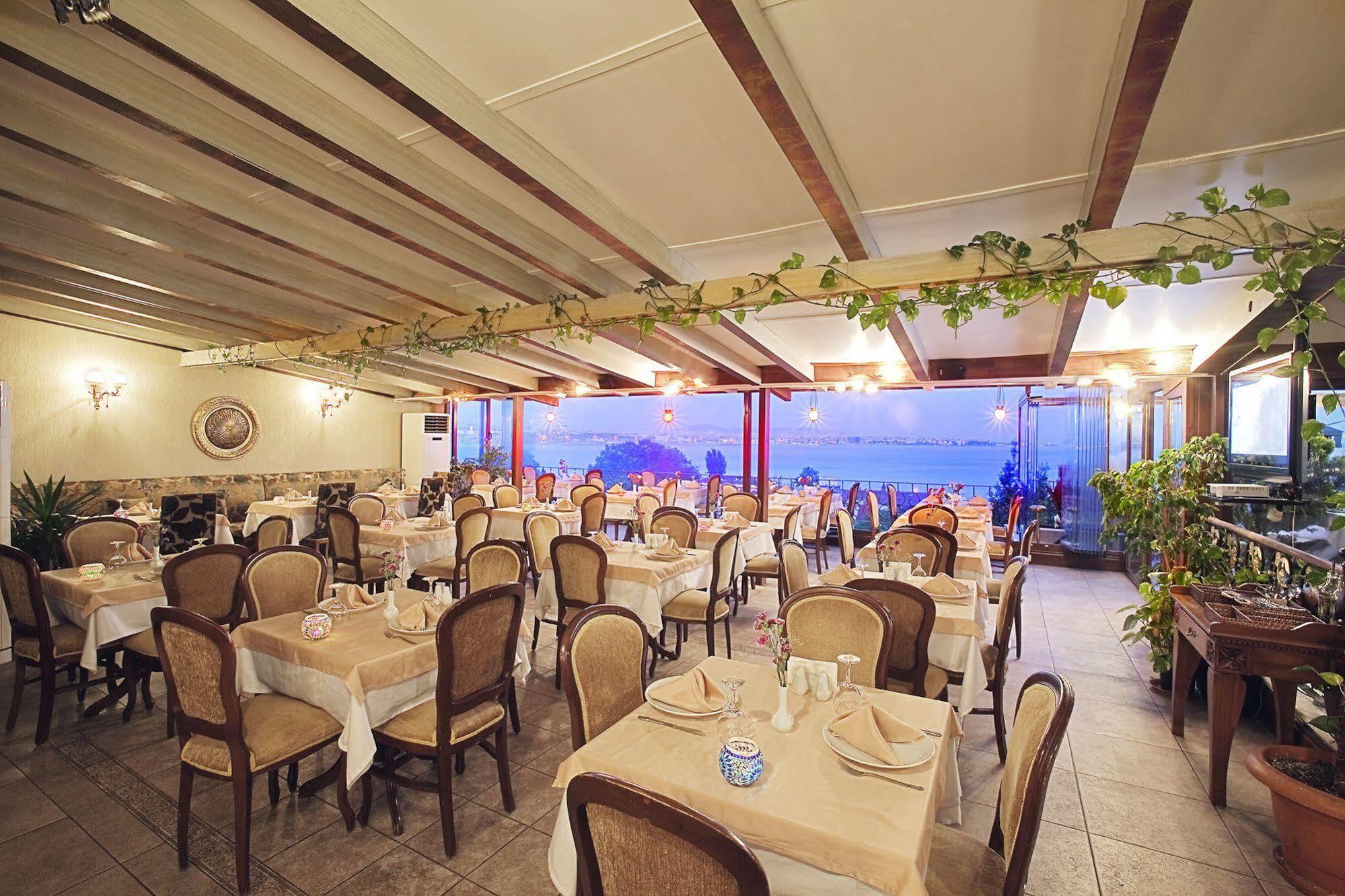 Azade Hotel Estambul Exterior foto
